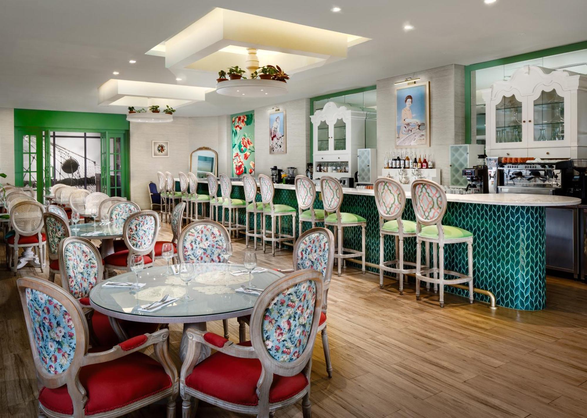 Millennium Place Doha Eksteriør billede The interior of the restaurant