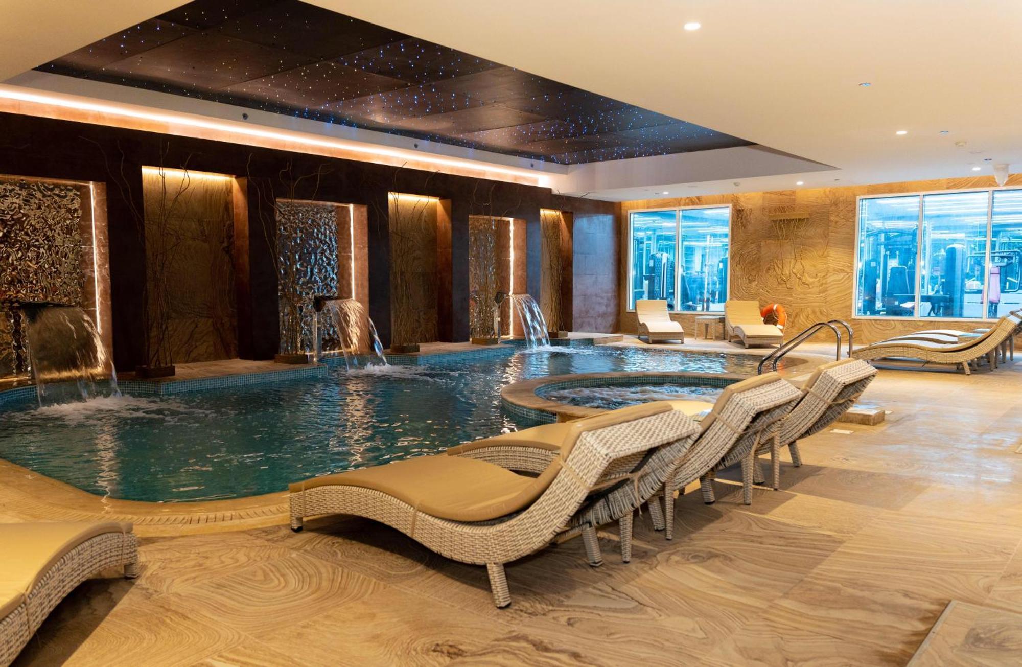 Millennium Place Doha Eksteriør billede The spa at the hotel